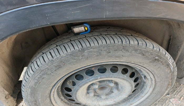 2021 Maruti Vitara Brezza LXI, Petrol, Manual, 1,03,748 km, tyre