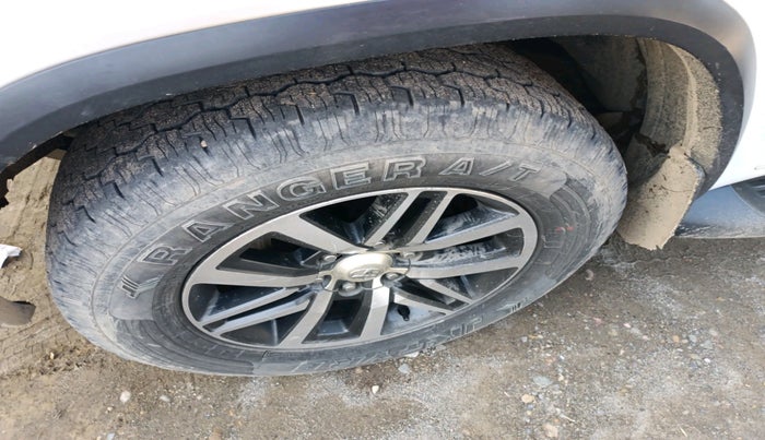 2017 Toyota Fortuner 2.8 4X4 MT, Diesel, Manual, 2,37,119 km, tyre