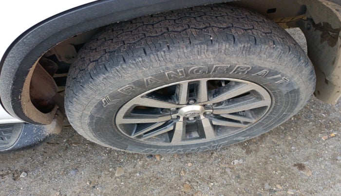 2017 Toyota Fortuner 2.8 4X4 MT, Diesel, Manual, 2,37,119 km, tyre