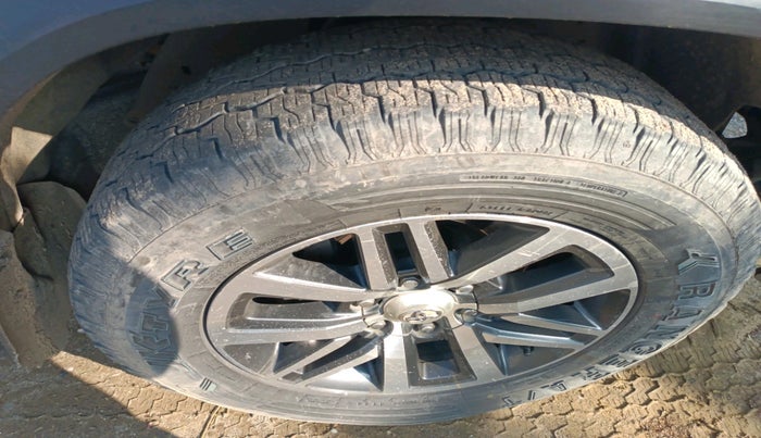 2017 Toyota Fortuner 2.8 4X4 MT, Diesel, Manual, 2,37,119 km, tyre