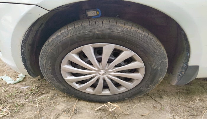 2013 Maruti Swift VDI, Diesel, Manual, 1,22,900 km, tyre