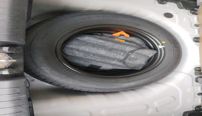 2024 Hyundai VENUE S 1.2, Petrol, Manual, 18,219 km, tyre