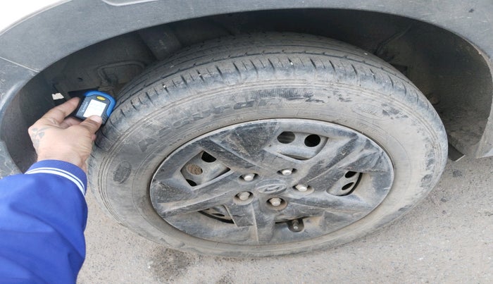 2024 Hyundai VENUE S 1.2, Petrol, Manual, 18,219 km, tyre