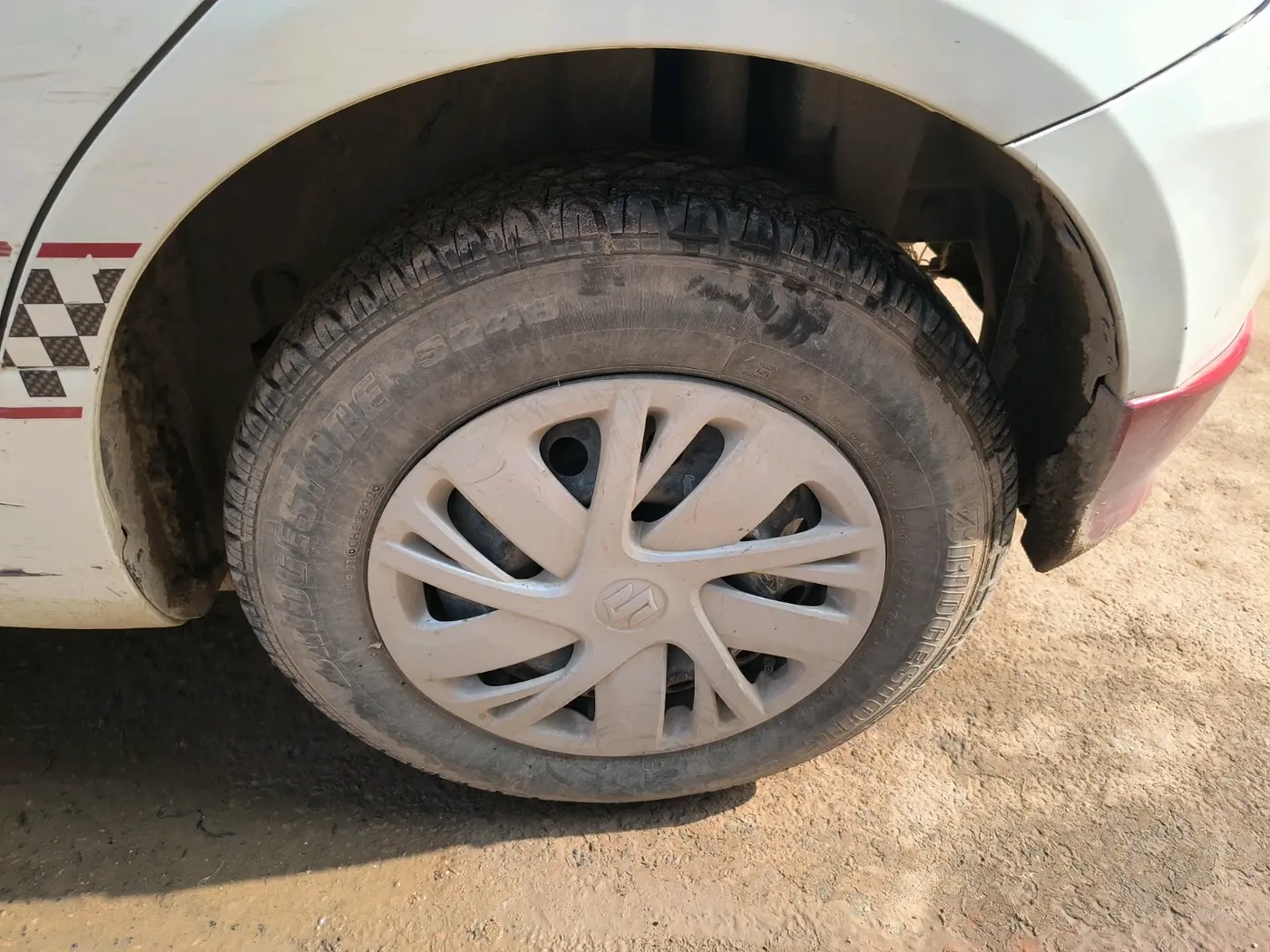 2015 Maruti Swift VDI, Diesel, Manual, 68,347 km, tyre
