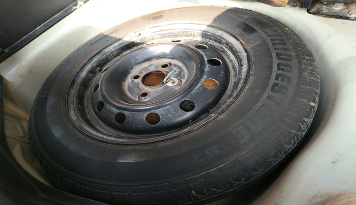 2015 Maruti Swift VDI, Diesel, Manual, 68,347 km, tyre