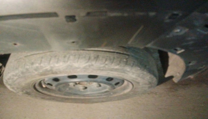 2017 Mahindra KUV 100 NXT K4+ P 6 STR, Petrol, Manual, 60,225 km, tyre