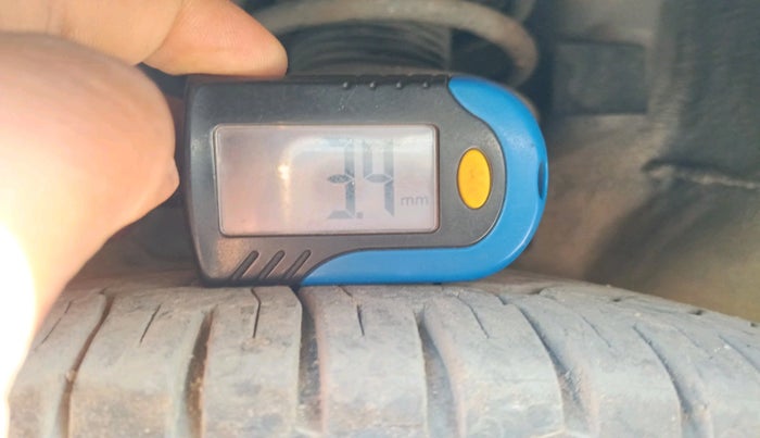 2013 Hyundai i10 MAGNA 1.1, Petrol, Manual, 81,712 km, tyre