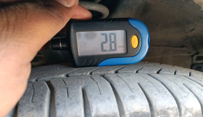 2013 Hyundai i10 MAGNA 1.1, Petrol, Manual, 81,712 km, tyre