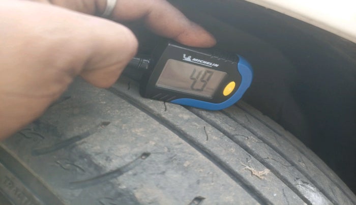 2014 Chevrolet Cruze LTZ AT, Diesel, Automatic, 9,99,999 km, tyre