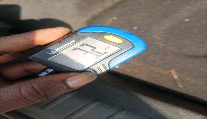 2014 Chevrolet Cruze LTZ AT, Diesel, Automatic, 9,99,999 km, tyre