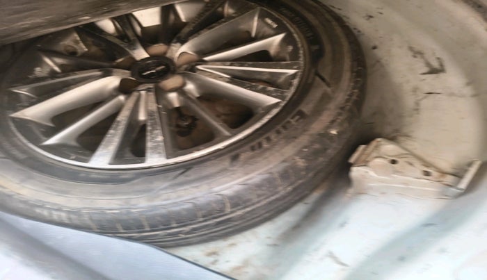 2016 Toyota Corolla Altis VL CVT PETROL, Petrol, Automatic, 1,11,960 km, tyre