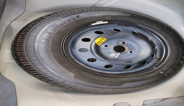 2015 Maruti Swift Dzire ZXI, Petrol, Manual, 90,267 km, tyre