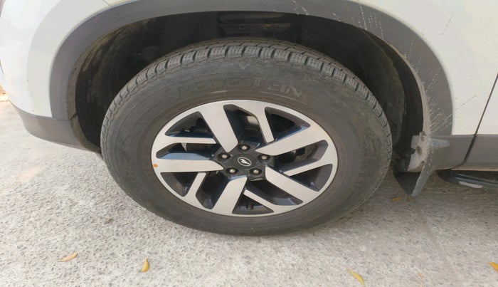 2020 Tata Harrier XZA PLUS 2.0L, Diesel, Automatic, 64,645 km, tyre