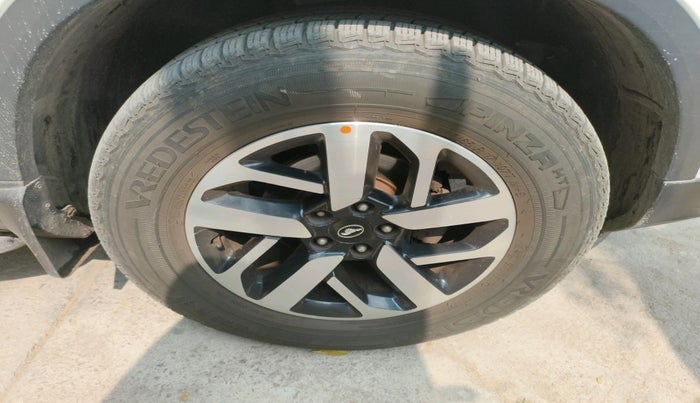 2020 Tata Harrier XZA PLUS 2.0L, Diesel, Automatic, 64,645 km, tyre