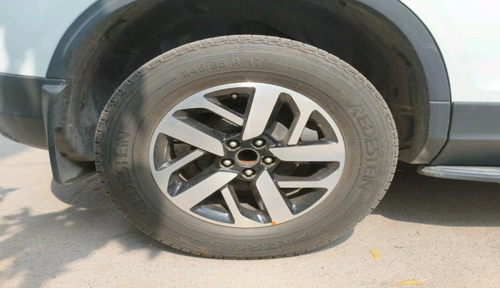 2020 Tata Harrier XZA PLUS 2.0L, Diesel, Automatic, 64,645 km, tyre