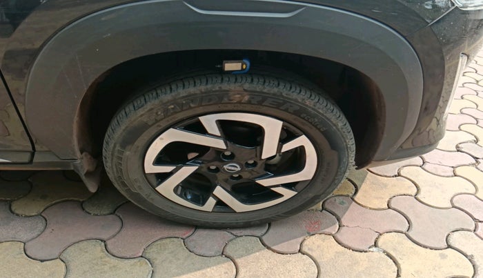 2024 Nissan MAGNITE XV MT, Petrol, Manual, 10,454 km, tyre