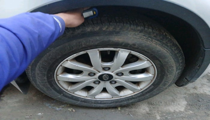 2017 Mahindra XUV500 W10 AT 1.99, Diesel, Automatic, 1,04,500 km, tyre