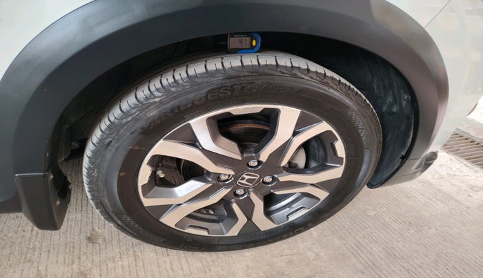 2017 Honda WR-V 1.5L I-DTEC VX MT, Diesel, Manual, 80,545 km, tyre