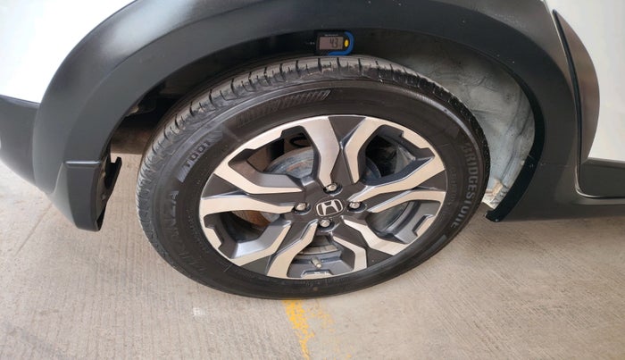 2017 Honda WR-V 1.5L I-DTEC VX MT, Diesel, Manual, 80,545 km, tyre