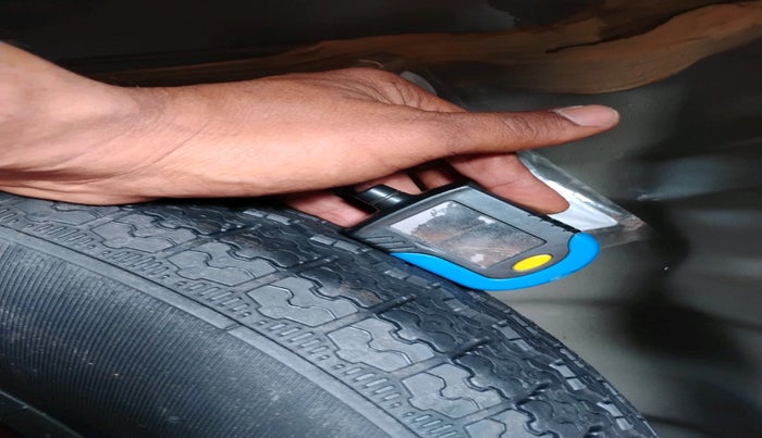 2024 Nissan MAGNITE XV Premium AMT, Petrol, Automatic, 53,167 km, tyre