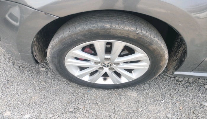 2012 Volkswagen Polo HIGHLINE DIESEL, Diesel, Manual, 1,09,656 km, tyre