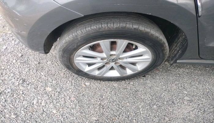 2012 Volkswagen Polo HIGHLINE DIESEL, Diesel, Manual, 1,09,656 km, tyre