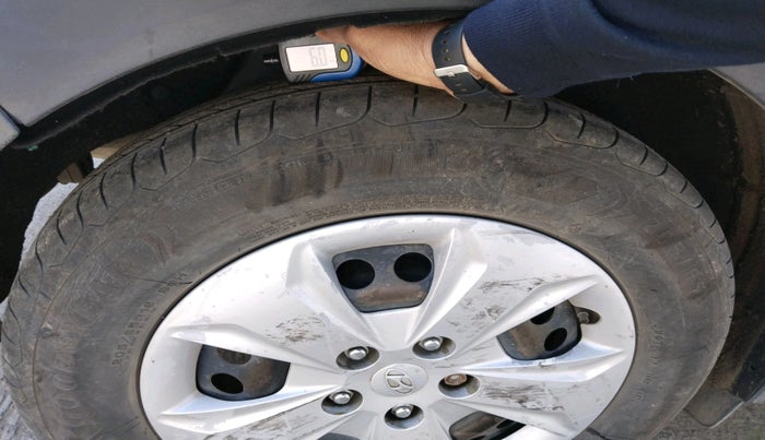 2019 Hyundai Creta E PLUS 1.4 DIESEL, Diesel, Manual, 1,17,499 km, tyre