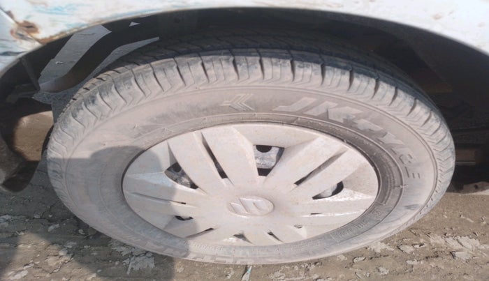 2017 Maruti Alto 800 LXI, Petrol, Manual, 30,878 km, tyre