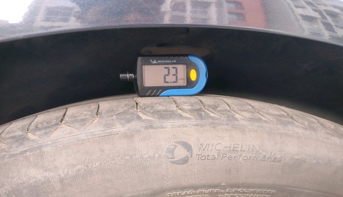 2012 Audi A6 2.0 TDI PREMIUM, Diesel, Automatic, 1,50,547 km, tyre