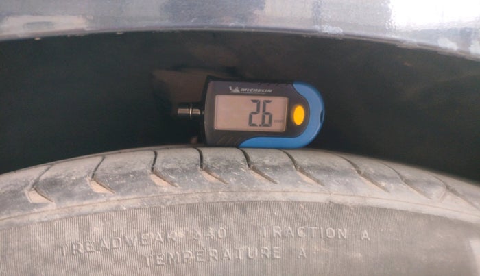 2012 Audi A6 2.0 TDI PREMIUM, Diesel, Automatic, 1,50,547 km, tyre