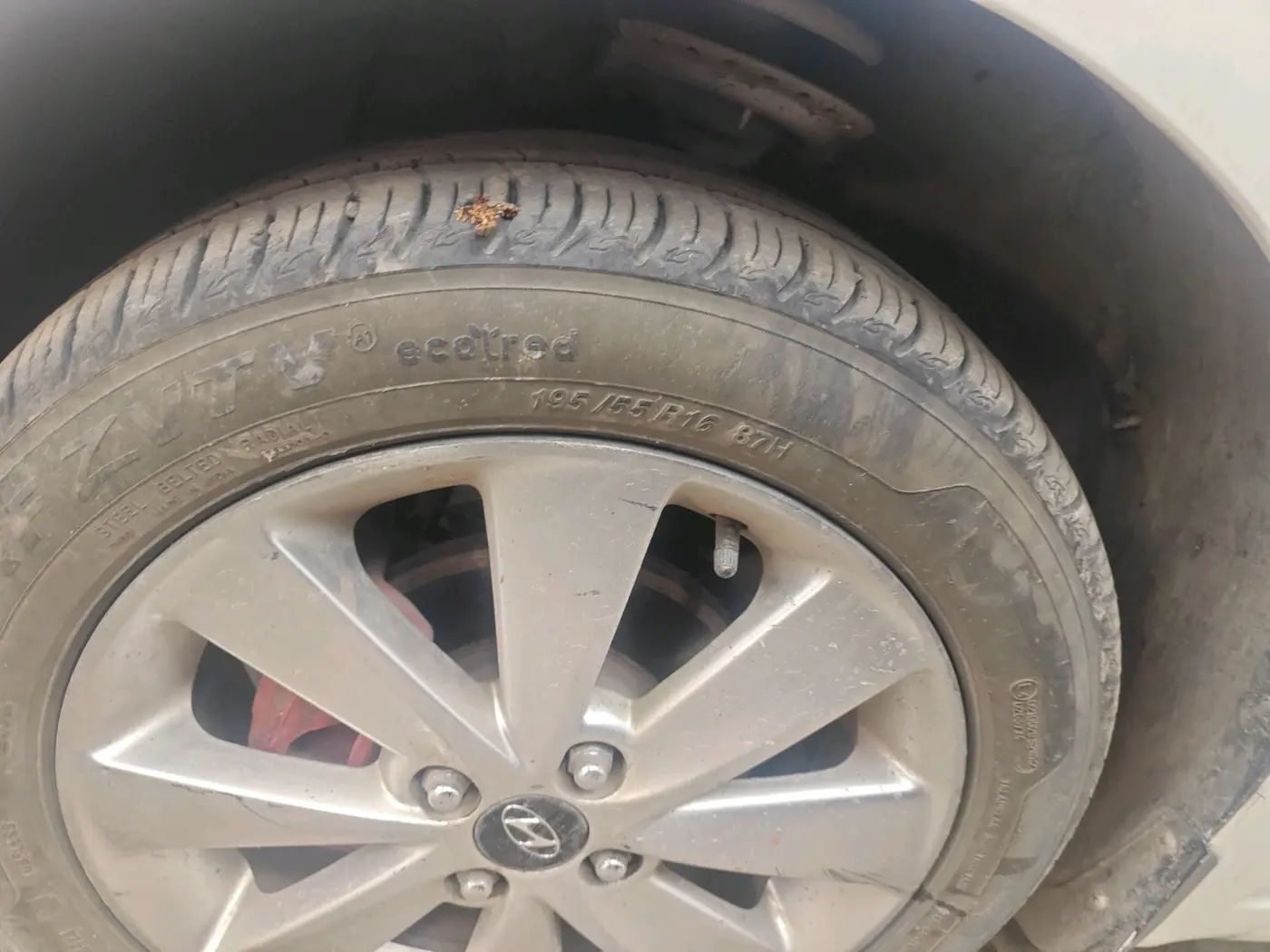 2017 Hyundai Elite i20 MAGNA EXECUTIVE 1.2, Petrol, Manual, 3,95,000 km, tyre