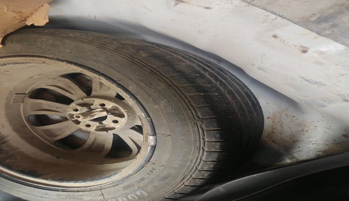 2017 Hyundai Elite i20 MAGNA EXECUTIVE 1.2, Petrol, Manual, 65,694 km, tyre