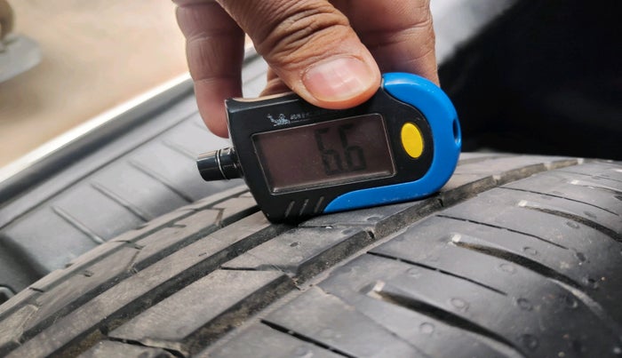 2021 Hyundai VENUE SX 1.0 TURBO, Petrol, Manual, 51,076 km, tyre