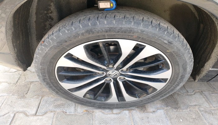 2022 MG HECTOR PLUS SHARP 1.5 PETROL TURBO CVT 6-STR, Petrol, Automatic, 43,413 km, tyre