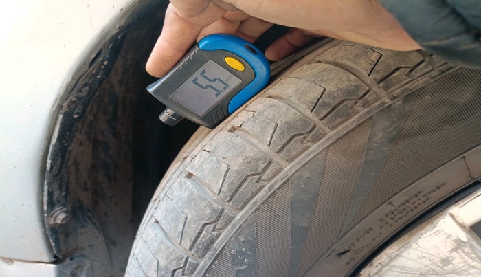 2011 Toyota Corolla Altis J DIESEL, Diesel, Manual, 2,81,429 km, tyre