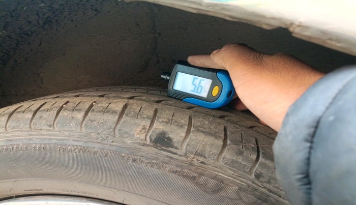 2011 Toyota Corolla Altis J DIESEL, Diesel, Manual, 2,81,429 km, tyre