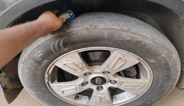 2012 Mahindra XUV500 W8, Diesel, Manual, 1,94,439 km, tyre