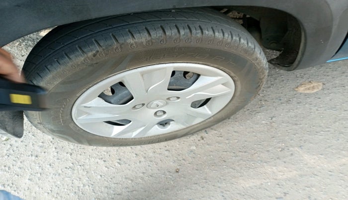 2021 Renault Kwid RXL 1.0 AMT, Petrol, Automatic, 29,786 km, tyre