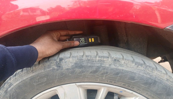 2015 Maruti Swift ZXI, Petrol, Manual, 58,026 km, tyre