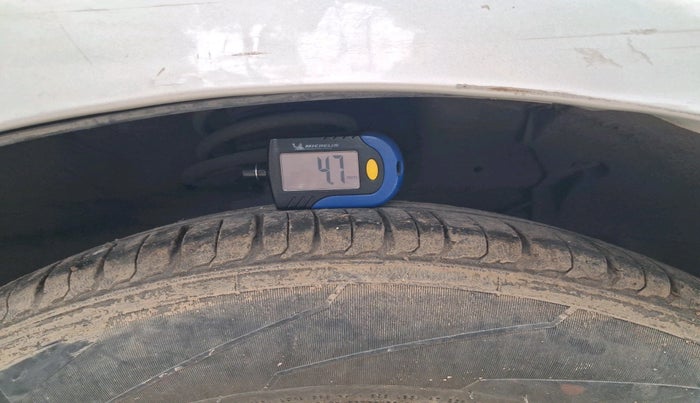 2016 Maruti Ciaz ZDI SHVS, Diesel, Manual, 96,725 km, tyre