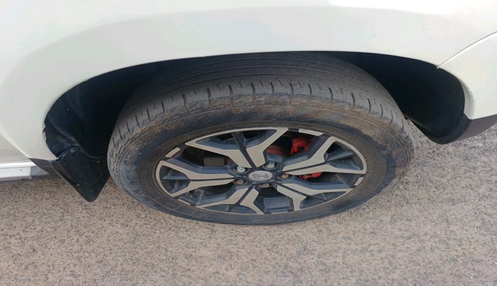 2015 Renault Duster 110 PS RXZ DIESEL, Diesel, Manual, 95,000 km, tyre