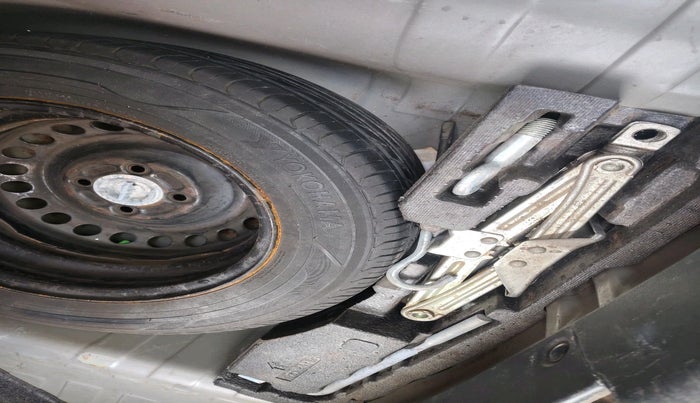 2013 Honda Amaze 1.2L I-VTEC S, Petrol, Manual, 88,367 km, tyre