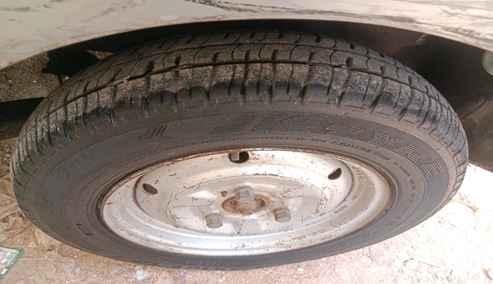 2011 Tata Nano LX, Petrol, Manual, 60,766 km, tyre