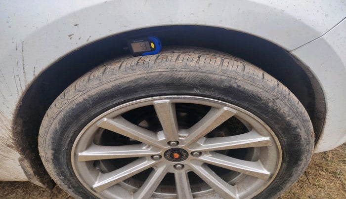 2016 Hyundai Elite i20 SPORTZ 1.2, Petrol, Manual, 1,29,223 km, tyre