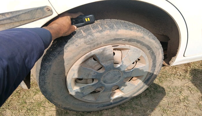 2015 Maruti Wagon R 1.0 LXI CNG, Petrol, Manual, 1,06,602 km, tyre