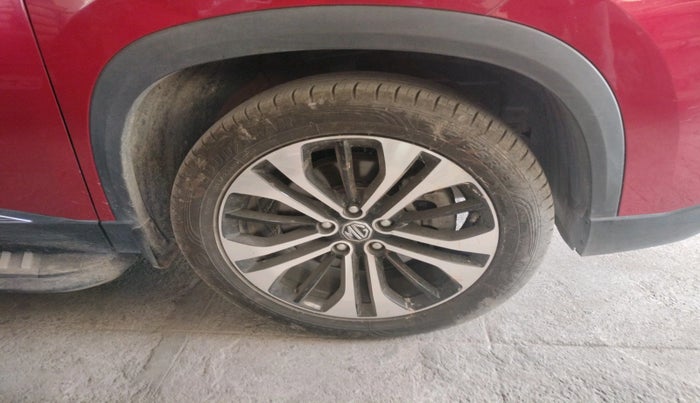 2023 MG HECTOR PLUS SHARP PRO 1.5 TURBO MT 6 STR, Petrol, Manual, 18,000 km, tyre