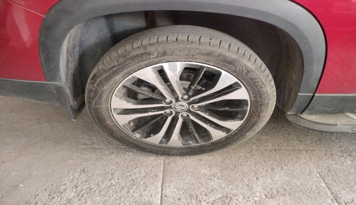 2023 MG HECTOR PLUS SHARP PRO 1.5 TURBO MT 6 STR, Petrol, Manual, 18,000 km, tyre