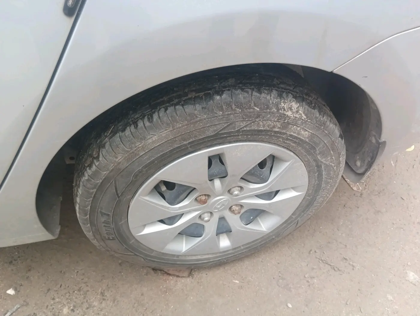 2017 Hyundai Xcent S 1.2, Petrol, Manual, 13,066 km, tyre