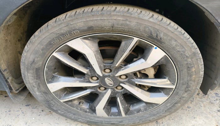 2019 Mahindra XUV300 W8 (O) 1.2 PETROL, Petrol, Manual, 31,350 km, tyre