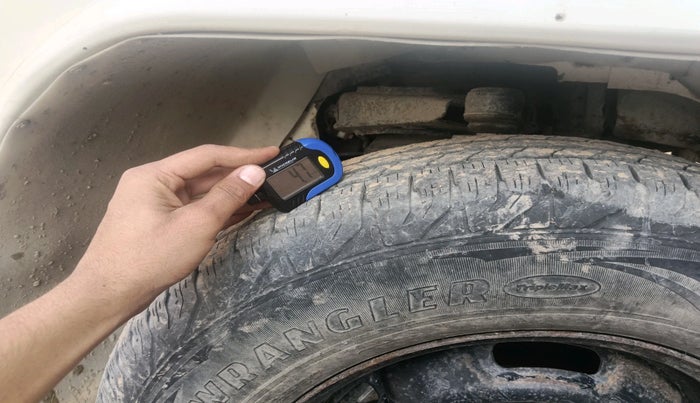 2012 Mahindra Bolero LX BS-III, Diesel, Manual, 2,08,757 km, tyre